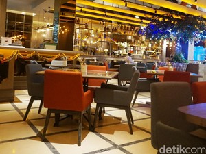Nuansa Minimalis Vs Industrial di Restoran Socieaty, Plaza Indonesia