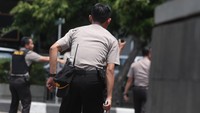 Suasana tegang dan mencekam masih menyelimuti gedung Sarinah di jalan MH Thamrin, Jakarta Pusat pasca terjadinya ledakan di sebuah pos polisi. Lamhot Aritonang/detikcom.