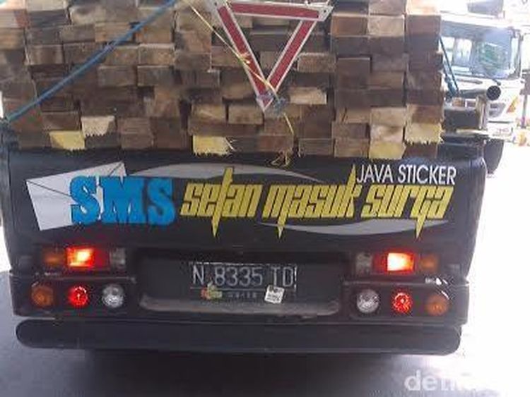 SMS, Setan Masuk Surga