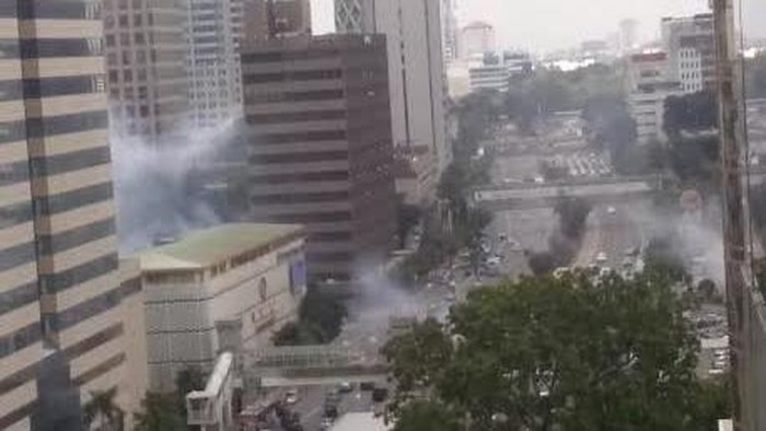 Ledakan Juga Terjadi di Parkiran Starbucks Thamrin, Diwarnai Tembak-tembakan