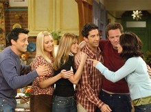 Lisa Kudrow Kritik Sitkom Modern: Penulis Terlalu Takut Bikin Jokes Tepi Jurang