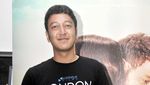 Hot Actors! Pilih Dion Wiyoko atau Dimas Anggara?