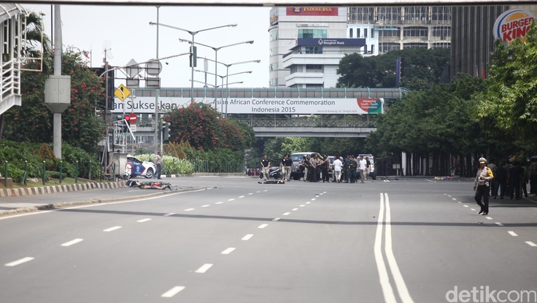 Kapolda dan Kapolres Jakpus Masuk ke Menara Cakrawala Meski Ada Baku Tembak Kapolda dan Kapolres Jakpus Masuk ke Menara Cakrawala Meski Ada Baku Tembak