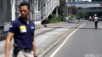 Polisi masih memburu pelakukan ledakan yang disinyalir lebih dari 1 ini.
