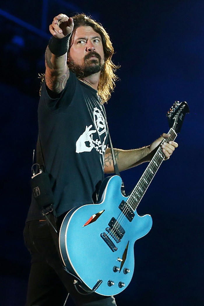 Dave Grohl BRISBANE, AUSTRALIA - FEBRUARY 24: Dave Grohl of the Foo Fighters performs at Suncorp Stadium on February 24, 2015 in Brisbane, Australia. (Photo by Chris Hyde/Getty Images)