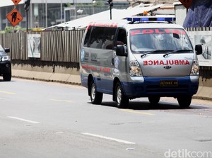 Polisi Buka Paksa Pintu Belakang Menara Cakrawala, Ambulans Diminta Mendekat