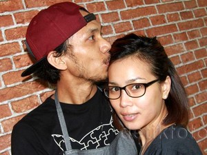Norman Kamaru dan Cici Tak Jadi Bercerai