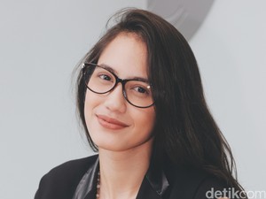 Pevita Pearce dan Kegilaan di Balik Syuting Aach... Aku Jatuh Cinta