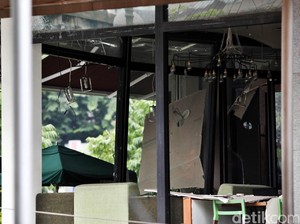 Jelang Tengah Malam, Keluarga Korban Ledakan Thamrin Sambangi RS Polri