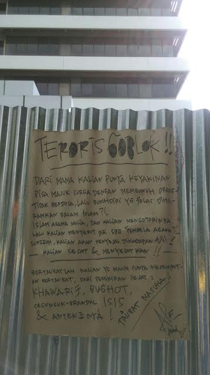 Kecaman untuk Teroris yang Tertempel di Depan Starbucks: Kalian Mengotori Islam