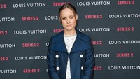 Bintang Room tampil menawan dengan jaket biru di acara Louis Vuitton Series 2 pada 5 Februari 2015 di Hollywood, California.  Valerie Macon/Getty Images/detikFoto.
