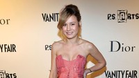 Brie mulai terlihat dewasa dengan dress seksi pada Vanity Fair and Dior yang digelar di Los Angeles pada 1 Maret 2010. Charley Gallay/Getty Images for Vanity Fair/detikFoto.