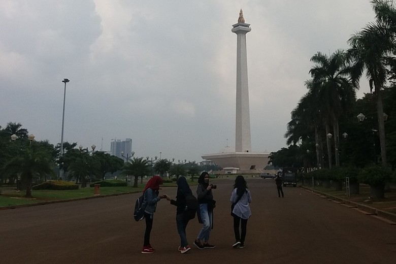 Dulu Anas, Sekarang Habiburokhman Siap Terjun dari Monas Dulu Anas, Sekarang Habiburokhman Siap Terjun dari Monas