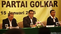 Muladi (tengah) membacakan putusan.