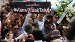 Aksi Simpati Warga di Depan Starbucks Thamrin