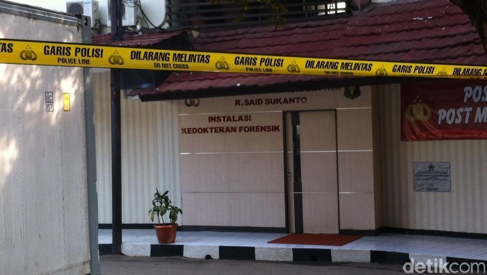 Jenazah Rico Korban Bom Thamrin Dibawa Pulang dari RS Polri