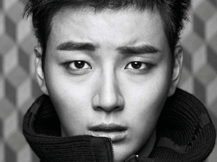 Yoon Shi Yoon.
