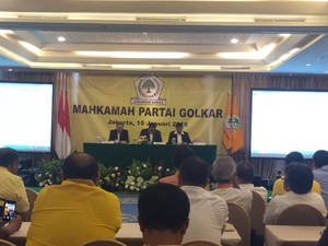 Tim Transisi Diperintahkan Bentuk Fraksi Golkar Sementara di MPR dan DPR