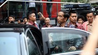 Jokowi sempat berkeliling lantai dasar dan lokasi selama beberapa menit, Jumat (15/6/2016).