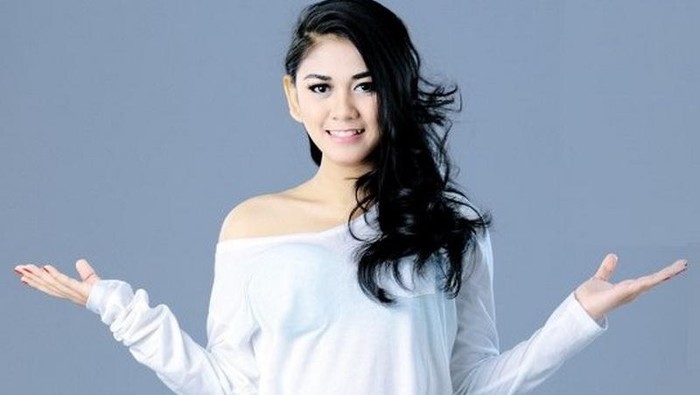 Perjuangan Elly Lolita Terjun ke Dunia Hiburan