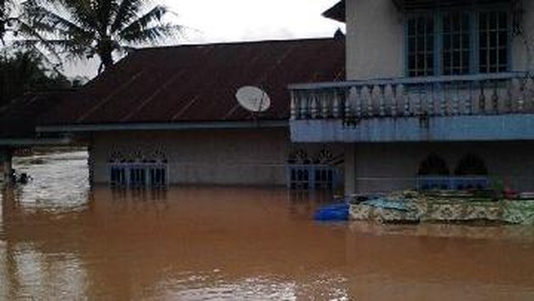 Banjir di Inhu Riau Kian Meluas, 10 Kecamatan Tergenang Banjir di Inhu Riau Kian Meluas, 10 Kecamatan Tergenang