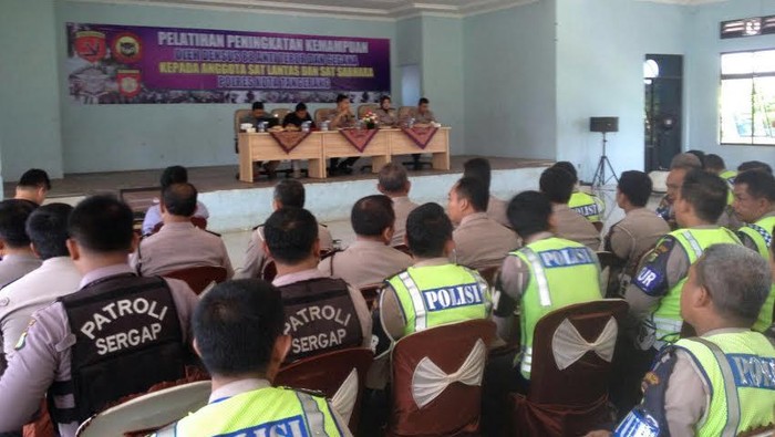 Siaga Pasca Bom Thamrin, Personel Lalu Lintas Polresta Tangerang Di-briefing Densus