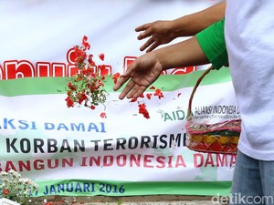 Polri Beri Santunan untuk Keluarga 3 Korban Tewas Teror Thamrin