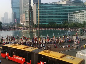Warga Tetap Selfie dan Ramai di CFD, Teror Thamrin Tak Berpengaruh