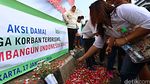 Tabur Bunga di Lokasi Bom Thamrin