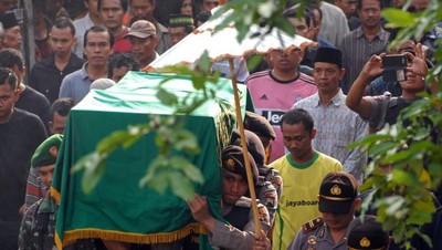 Rico Korban Teror Thamrin Dimakamkan