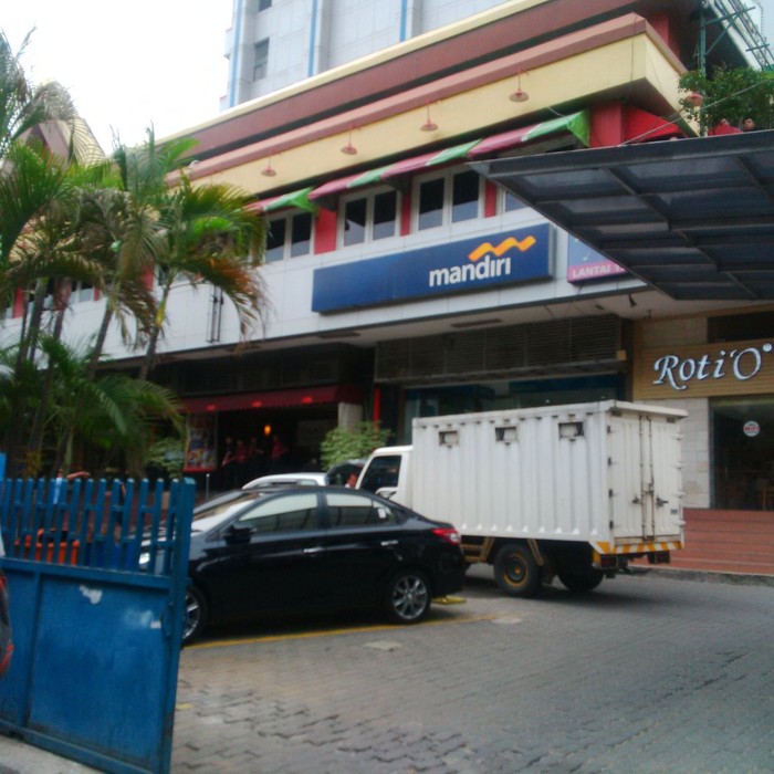 Kisah Heroik Satpam Bank yang Bantu Ibu Hamil dan Kunci Pintu Saat Bom Thamrin