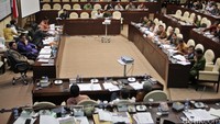 Menteri Dalam Negeri Tjahjo Kumolo didampingi jajaran Kemendagri melakukan rapat kerja dengan Komisi II DPR. Pool/Lamhot Aritonang/detikFoto. 
