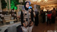 Namun, saat bertemu awak media, Bella tampak tak berpose bersama Afifuddin. Pool/Palevi S/detikFoto.