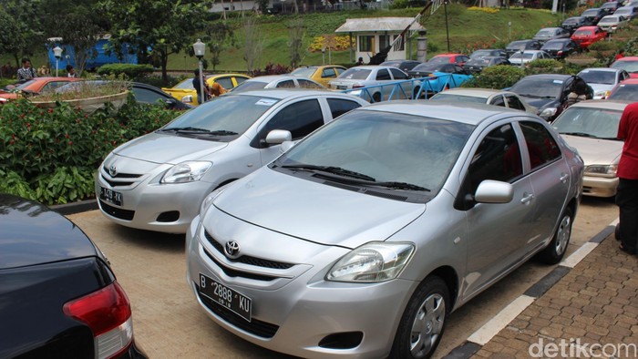 Mobil bekas taksi