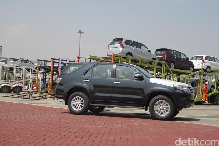 Ekspor mobil Toyota Fortuner, Yaris, Vios