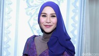 Hamil delapan bulan, perut Zaskia terlihat semakin membesar. Pool/Palevi S/detikFoto.