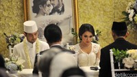Sebelum akhirnya naik ke pelaminan, keduanya telah menjalin hubungan sekitar setengah tahun. Pool/Noel/detikFoto.