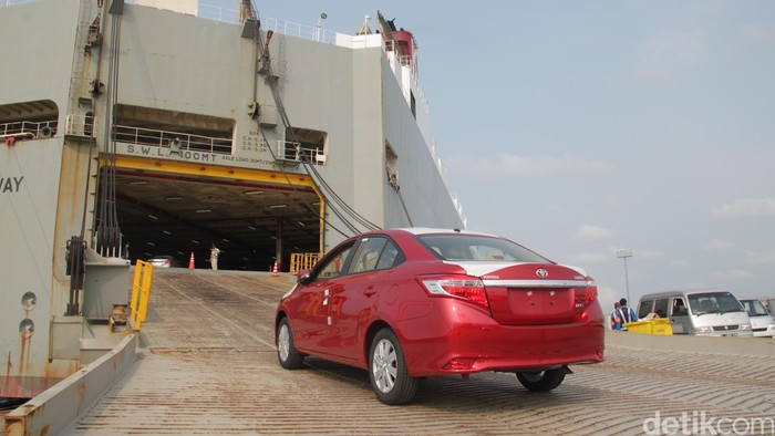 Ekspor mobil Toyota Fortuner, Yaris, Vios Ekspor mobil Toyota Fortuner, Yaris, Vios