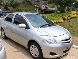 Untung-Rugi Beli Mobil Bekas Taksi
