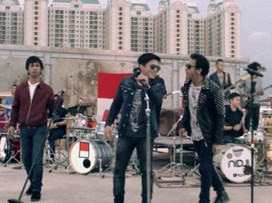 Kolaborasi Serasi Iwan Fals, Nidji, NOAH, dMasiv dan Geisha di Abadi
