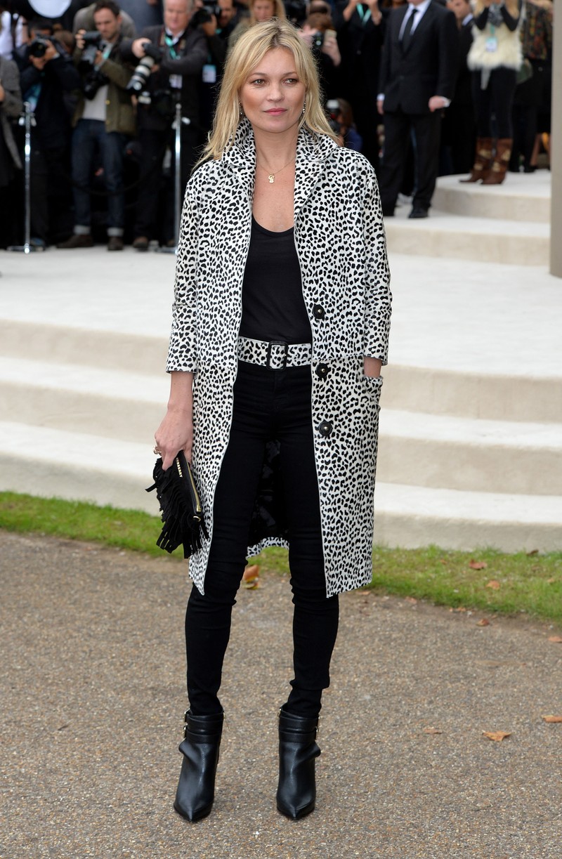 LONDON, ENGLAND - SEPTEMBER 21:  Kate Moss attends the Burberry Womenswear Spring/Summer 2016 show during London Fashion Week at Kensington Gardens on September 21, 2015 in London, England.  (Photo by Stuart C. Wilson/Getty Images for Burberry)