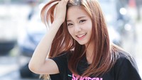 Tzuyu Twice berhasil menamatkan pendidikan menengahnya di Taiwan dan siap melanjutkan sekolah di Korea! Prestasinya di dunia hiburan juga melejit! Foto: Tzuyu[ (JYP Entertainment)
