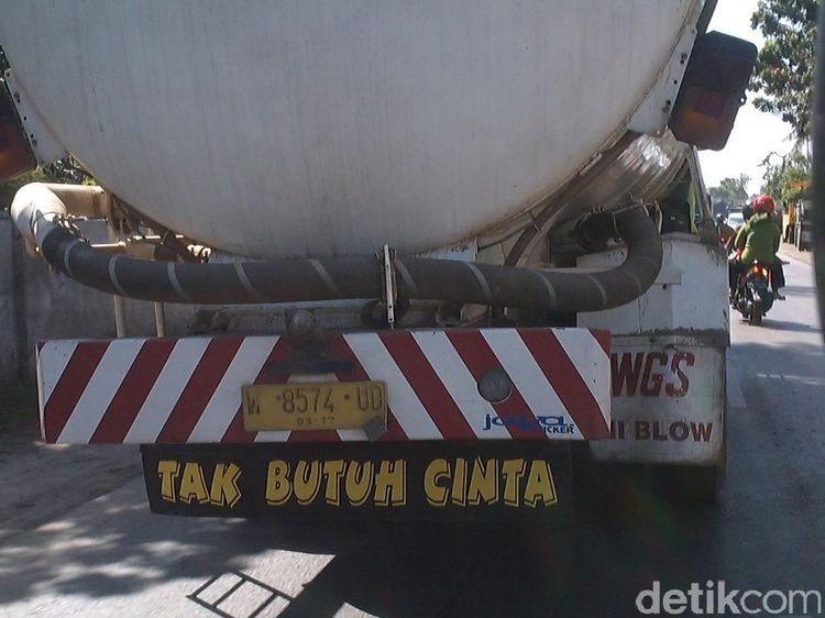 Sopir Truk Tak Butuh Cinta