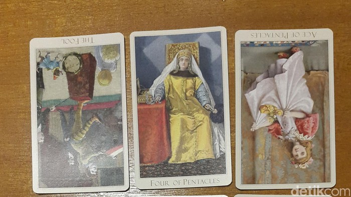 Alasan Psikologis Ramalan Tarot Jadi Pegangan Hidup Andalan Gen Z