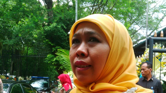 Mensos dan Nusron Wahid Melayat ke Rumah Menteri Susi