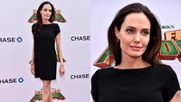 Pada kesempatan tersebut, ia tampil kenakan dress mini hitam dari Saint Laurent yang dipadu heels hitam. Alberto E. Rodriguez/Getty Images/detikFoto.