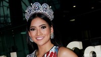 Kecantikannya terpancar kala berpose di depan kamera. Pool/Gus Mun/detikFoto.