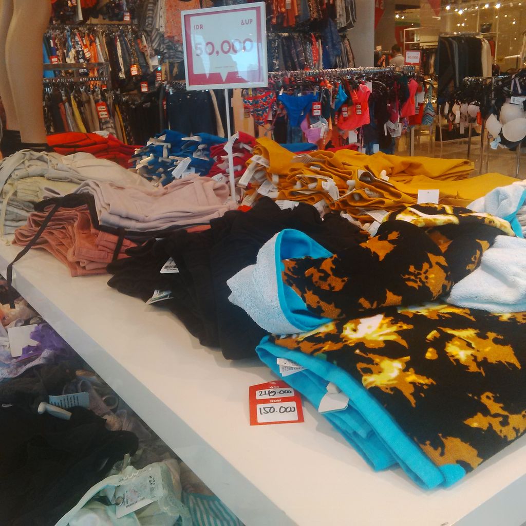 Forever 21 Sale Sampai 60 Dress Mulai dari Rp 190 Ribu Forever 21 Sale Sampai 60 Dress Mulai dari Rp 190 Ribu