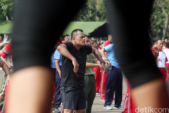 Aksi Panglima TNI Senam Bersama Prajurit TNI Aksi Panglima TNI Senam Bersama Prajurit TNI