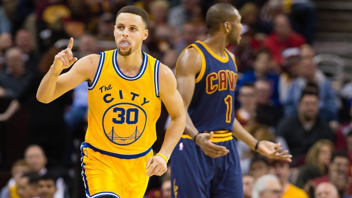 Curry Pimpin Warriors Benamkan Cavaliers 132-98